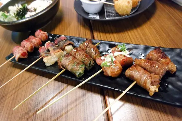 和民之家/台北站前店，家庭用餐、朋友聚餐、下班小酌好去處|串燒|關東煮|角HIGH|豆腐沙拉▲女子的休假計劃▼