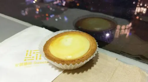 安普蕾修 Sweets CHEESE TARTE-遠百快閃店  終於可以在台中嚐到了  還有季節限定草莓起士塔              
