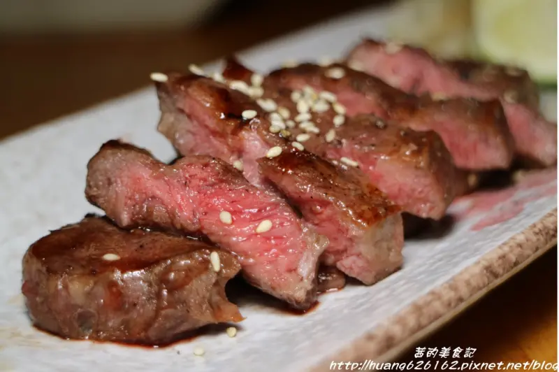 【新北中和區】新北.中和居酒屋『大樂串燒』小酌/串燒/美式飛鏢機/南勢角夜市/平價居酒屋/ 寵物友善餐廳/ 捷運南勢角