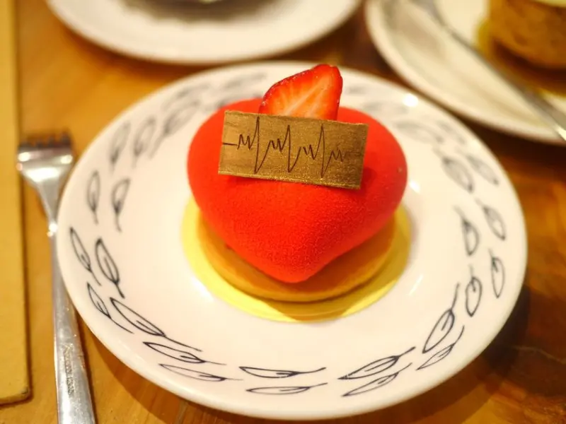 【新竹美食】紅帽烘焙 Home Biscuit Cake，新竹大遠百旁下午茶甜點店。