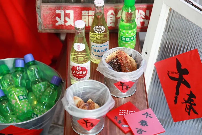 台南美食-芯芯要去【午春 黑胡椒黑輪】~正興街美食新選擇|台南扭蛋機|IG打卡熱點