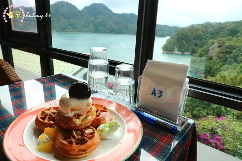 桃園大溪景觀餐廳)) 大溪湖畔咖啡~雙峰湖畔景色私藏眼底，大溪景點一日遊! - 虎虎龍龍*珍太妃