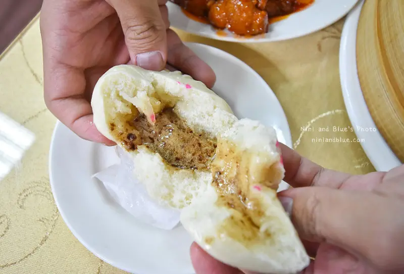 沁園春 | 台中火車站美食 超過一甲子老店 推薦小籠包、玫瑰包、酸辣湯、江浙料理 Nini and Blue 玩樂食記