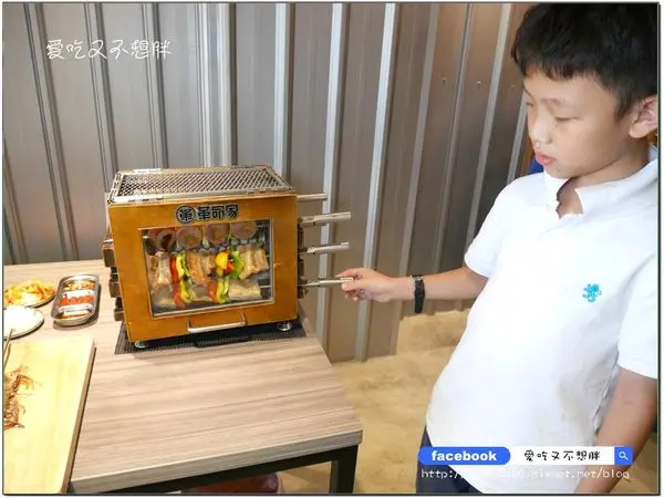 【台北市東區/美食】轉吧~轉吧~我的肉！！烤箱式燒烤好吃又不沾身，聚在一起大口吃肉大口喝酒！革命家