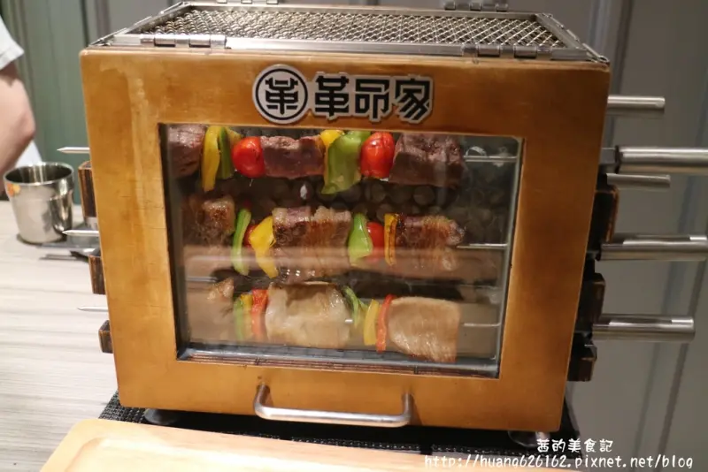 【台北大安區】韓國超酷的鐵箱烤肉也登台『 革命家』韓式碳火串燒烤/東區美食/桌邊服務/無煙燒肉/捷運忠孝敦化