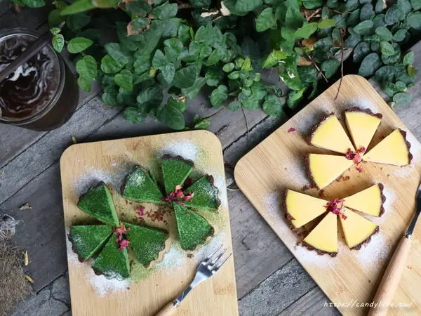 台中美食│Modism Café 摩德年代〃好吃手作甜塔，還有可愛貓咪作伴的懷舊咖啡館～        
      