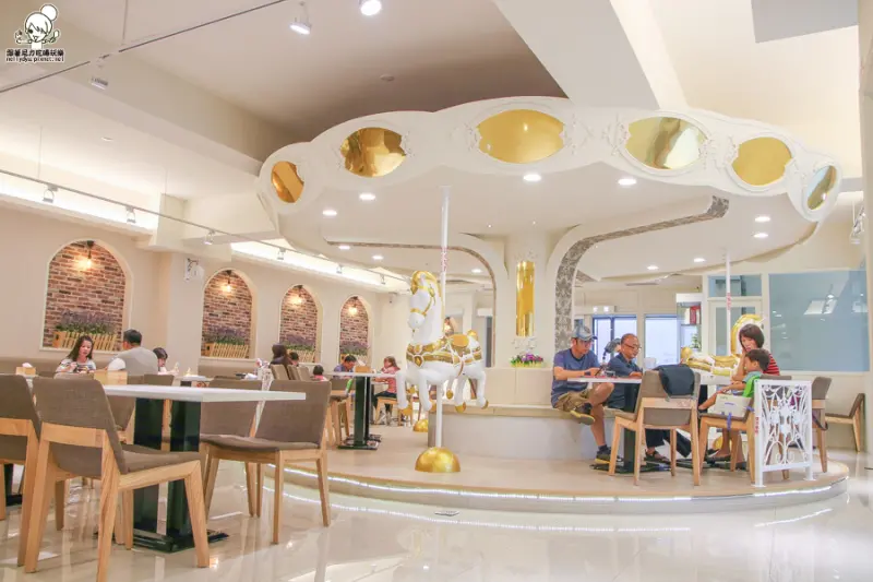 最夢幻且狂的旋轉木馬主題餐廳，享用日式澎派餐點 X 親子餐廳、花壇特色景點 X 五目坊