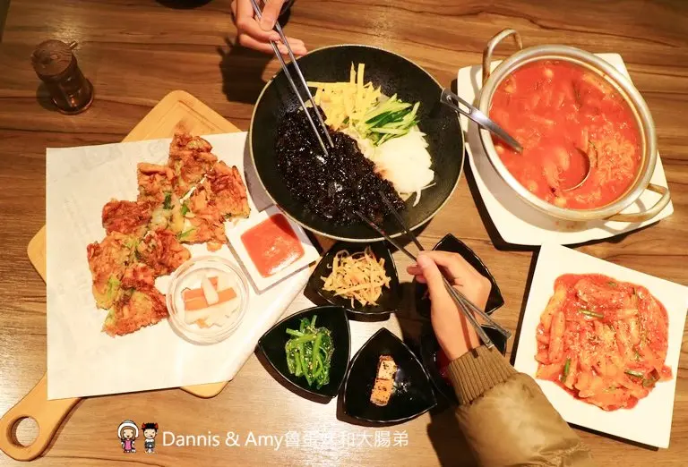 《新竹餐廳》喜樂韓式料理-山上的階梯。在溫馨老宅內品嘗海鮮煎餅韓國美食︱（影片） - Dannis & Amy魯蛋妹和大腸弟