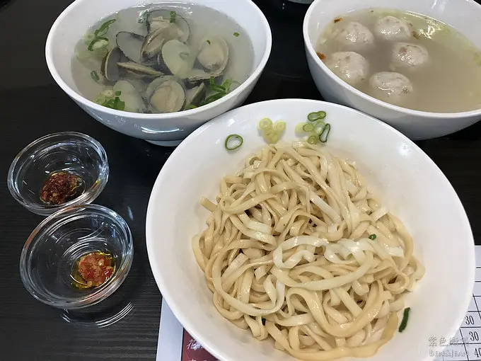 科科乾麵▋宜蘭羅東小吃~花椒及多種香料加上玄米油熬製的乾麵醬汁，麻而不辣風味獨特又迷人，別處吃不到