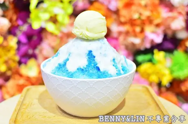 [宜蘭美食]羅東夜市旁特色日式冰品店，宜蘭熱門IG打卡景點推薦 -- 小島日和(宜蘭美食推薦、宜蘭冰品、宜蘭日式刨冰、宜蘭下午茶)