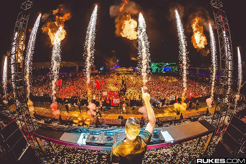 『桃園。楊梅』 Looptopia Music Festival 樂托邦國際音樂季-2017 0408/0409為期兩天舉辦台灣史上第一次規模最大的原創國際電子音樂季在桃園！！50 組國際級DJ