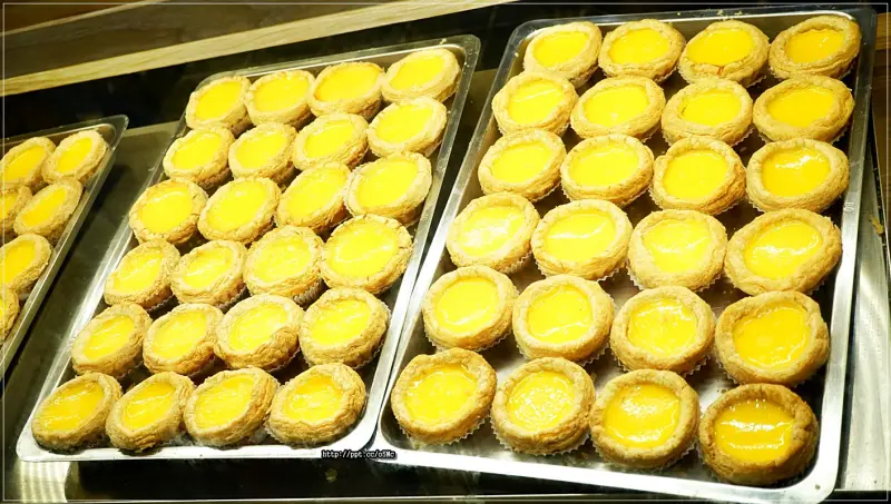 【檀島香港茶餐廳】市政府捷運站～新光三越信義區A11，第一代港式茶餐廳，充滿歷史感的懷舊氣氛，192層酥皮的酥皮蛋撻，檀島咖啡、絲襪奶茶、菠蘿油最受食客喜愛(附上完整菜單)