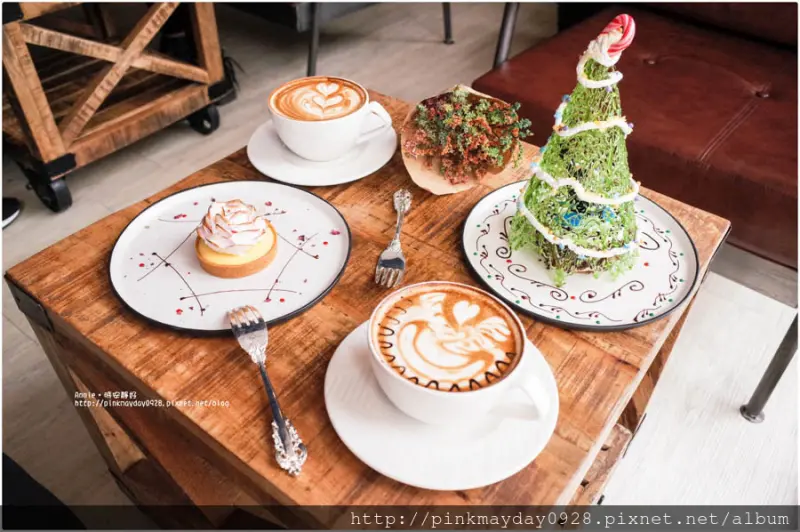 ✿台北✿ 乾燥花樹陪伴 藝術品般的甜點劃盤 像是童話故事裡夢幻又很有意境的甜點 ➜ 時安靜好