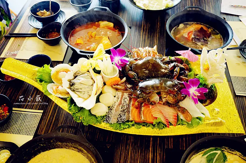 海王子鍋物。鑄鐵鍋煮出好風味，多種湯頭選擇，堅持豬骨加數種蔬果熬製而成，健康美味又安心，推出超值2~6人套餐，絕對吃飽飽回家!