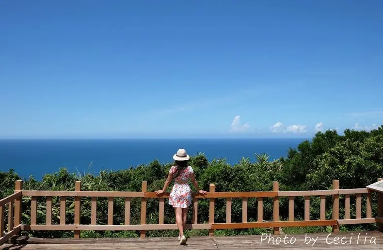 【屏東。牡丹鄉】這裡！有著美麗海岸完美弧度牡丹灣、遼闊蔚藍太平洋，更是恆春半島觀賞日出最佳地點之一~旭海草原遊樂區