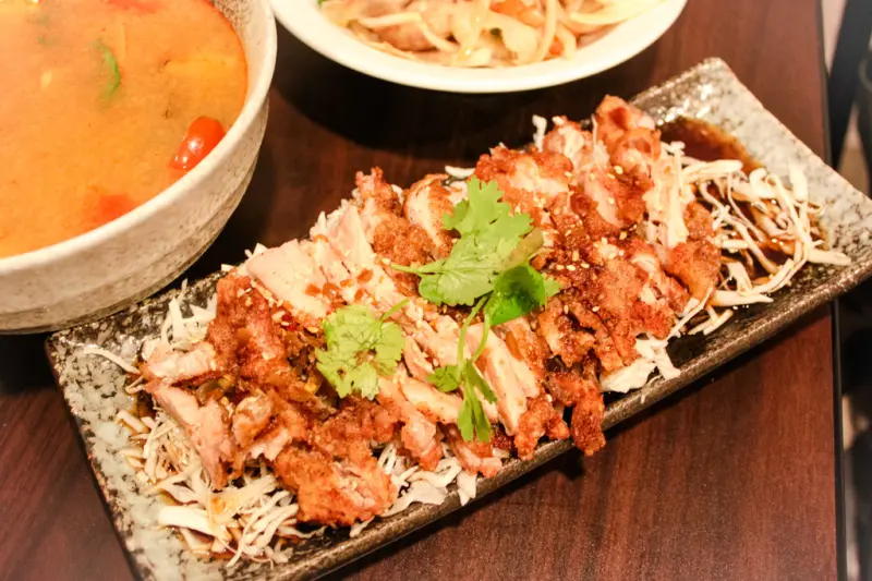 [台北美食] 泰味食堂。平價道地泰式料理，銅板價就可以讓你一秒飛泰國 // 吳興街.北醫