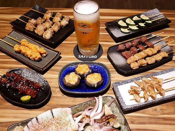 織田信長串燒酒場 - 台中西屯路居酒屋  上班很苦悶嗎? 那下班就找三五好友來喝幾杯吧! 串燒、海鮮都超新鮮美味  連茶泡飯都讓我驚艷