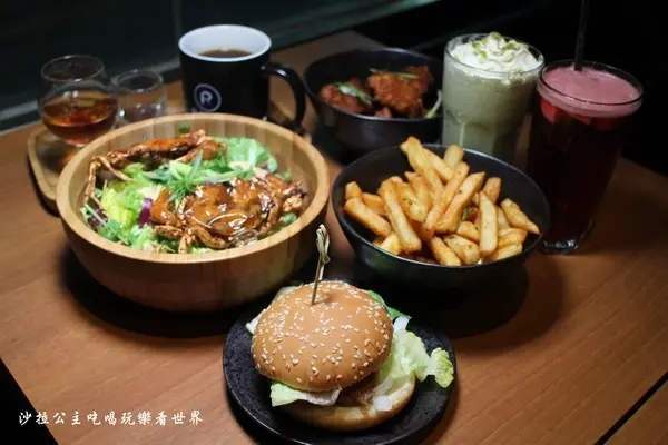 中山區咖啡/不限時/有插座/提供百人包場場地『RAYCA Coffee & Platform』捷運民權西路站