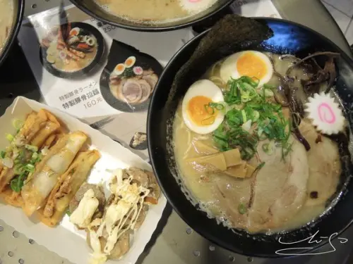 【台中 中區】博多豚箱 Butabako 二店 ➤ 中華路夜市~濃厚豚骨拉麵 ~ 小發財車的夜間消夜時間