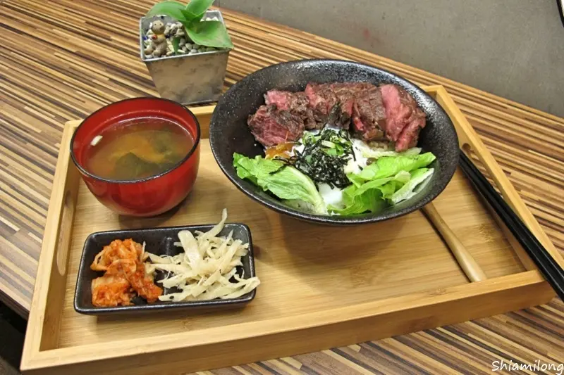 【台南】東區 ★ 赤丼 - 超厚超厚的牛排做成的牛排丼，大口吃肉，肉食族的最愛