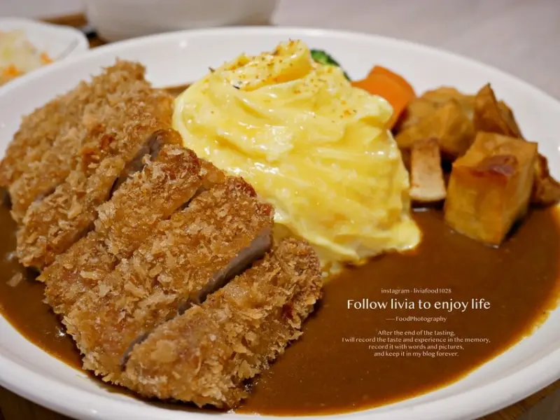 【新竹餐廳】私嚐の吃飯 新竹好吃咖哩飯 新竹東區 │寵物、親子友善│溫馨風餐廳│ IG打卡熱門❤跟著Livia享受人生❤