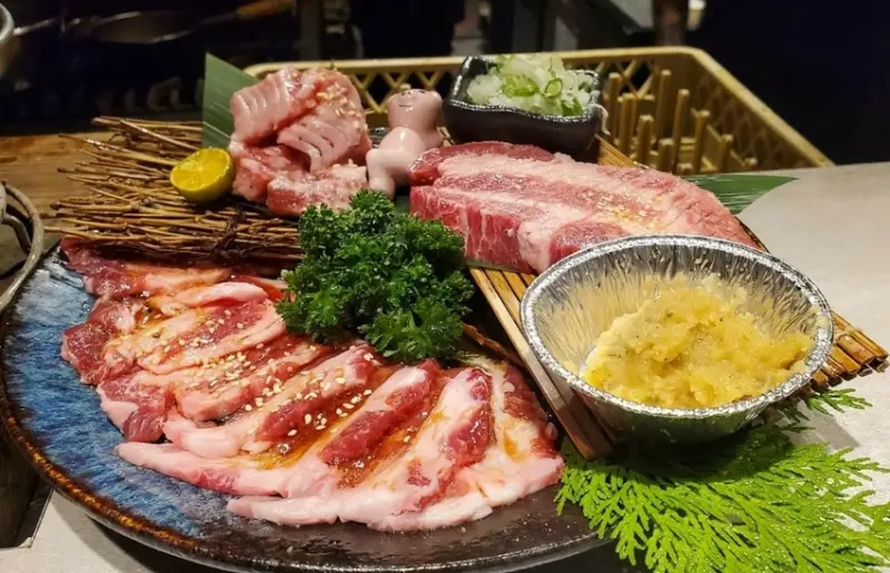 《 肉你好 Yoloniku 》燒肉串炸專門店 | 台北燒肉專門店 | 專人燒烤服務 | 捷運行天宮站 捷運中山國中站 | 捷運周邊美食