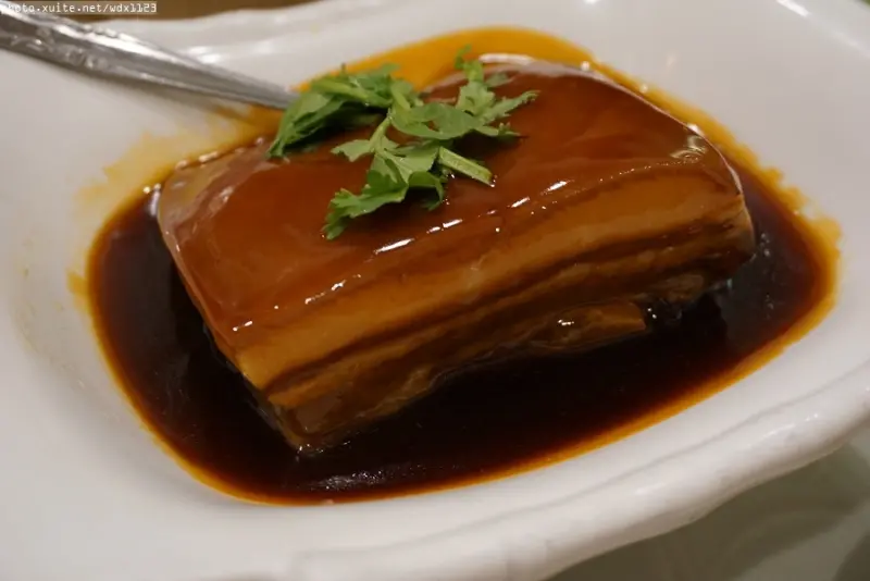 【台中西區】滬園上海湯包~純正經典上海味兒~老饕不容錯過的美食佳餚~東坡肉×上海菜飯×流沙包×芋泥捲讓人印象深刻~106.05.06