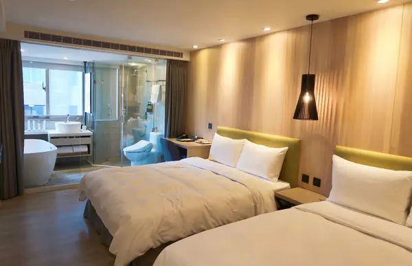 【住宿】台中住宿推薦-綠宿行旅（內含影片／房間開箱／環保旅店／停車場／草悟道旅店住宿推薦）