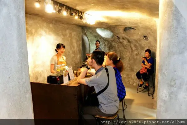 新竹<厚食聚落>洞穴咖啡讓人感受在洞穴裡喝咖啡不同體驗的fu,享受午後美好時光