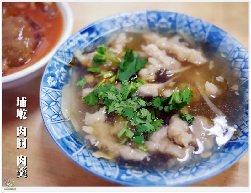 ◊ 市場內超佛心銅板小吃 內餡澎派的肉圓只要30元 ➩ 埔墘 肉圓 肉焿 肉羹 蚵仔煎 興隆市場