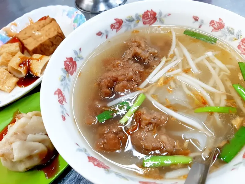 【基隆市仁愛區 / 基隆火車站 / 台灣小吃】 基隆在地美食 古早味 阿本燒賣 排骨粿仔