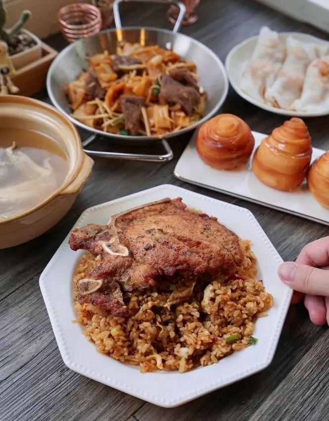 真好運茶餐廳 - 招牌排骨XO醬炒飯、脆皮螺絲奶香卷，各式平價港式料理，新北永和美食介紹