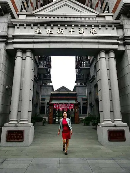 台北旗袍寫真推薦「大稻埕旗袍寫真推薦」「復古旗袍哪裡拍」「臺北市景點推薦」「迪化街十連棟」超適合、👍