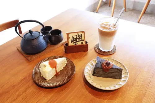 【甜點飲品】Overture序曲審計366 , 台中西區審計新村人氣甜點千層蛋糕 , 台中重新規劃文青老宅嶄新面貌 , 市集活動不定時舉辦