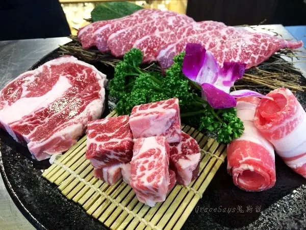 彰化員林【燒肉】官東燒肉。即刻入主、尊爵享受！來接待中心進行一場美宅 x 美食的饗宴吧！XDDD