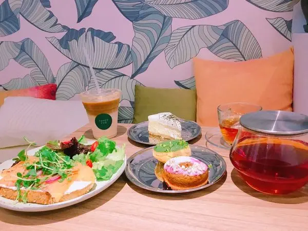 捷運信義安和站✿Hooked To Go 著迷咖啡外帶吧✿銀河甜甜圈!豆腐蛋糕! 除了超好拍店門口之外~ 室內也好殺底片呀~~~