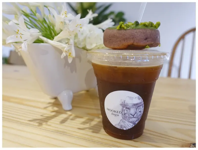 信義安和站咖啡廳｜Hooked To Go著迷咖啡ｘTAMED FOX，適合夏日的荔枝氣泡咖啡及渲染系列星空甜圈、希臘優格