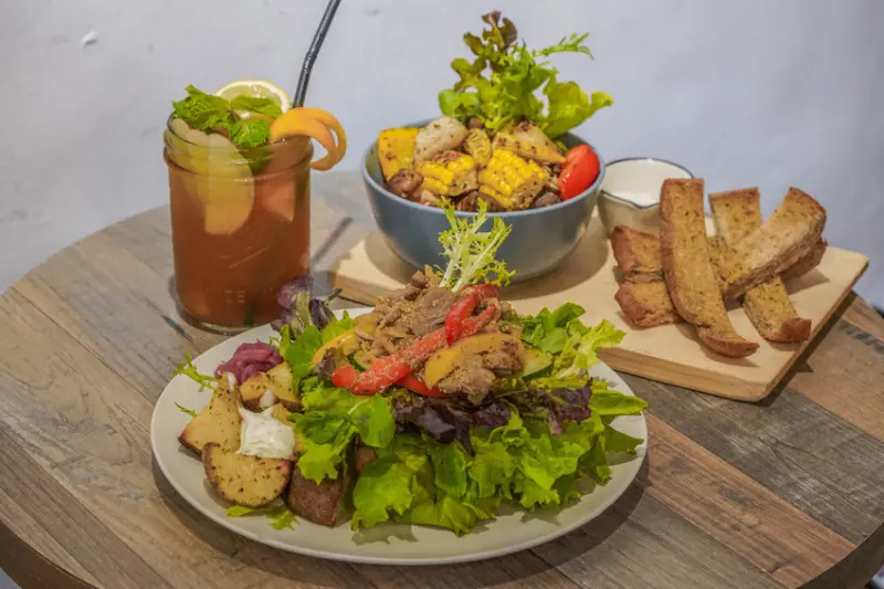 光權 Kuangs Bistro X 魔王 新北板橋區 北歐開面三明治 豐盛澎湃好吃 不限時咖啡廳 捷運板橋站 內文有店家資訊