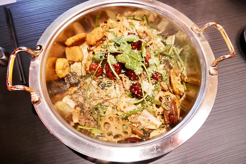 福相麻辣香鍋 / 蘆洲中華店乾的麻辣鍋更有風味