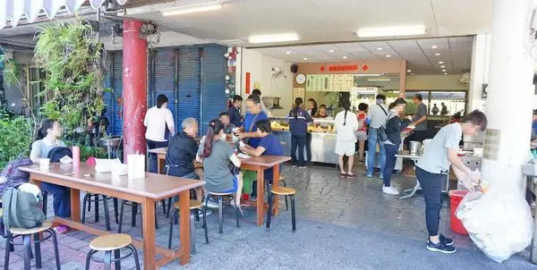 【花蓮美食】府前食坊-在地人都讚不絕口的美味蛋餅