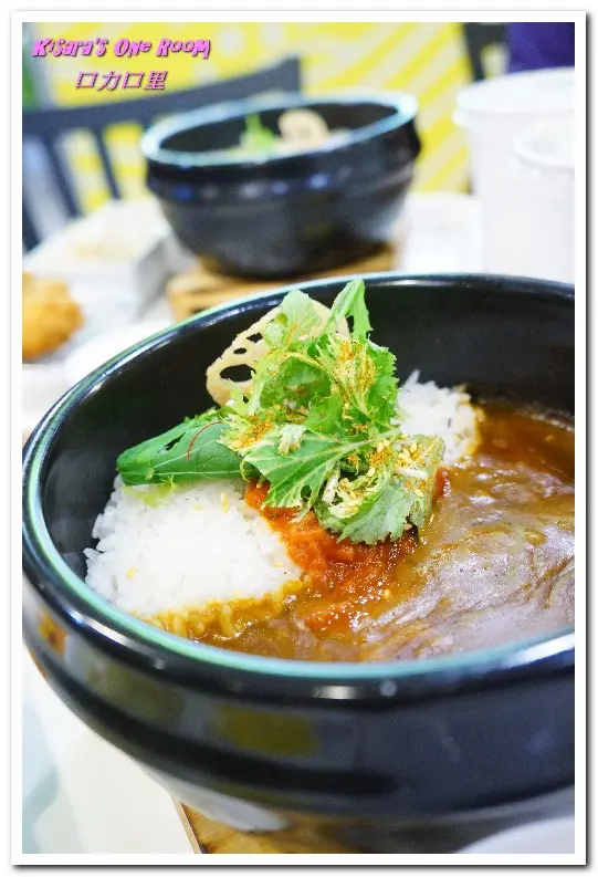 台中南區／愛買美食．熱呼呼令人開心不已的咖哩燒飯──口力口里        
      