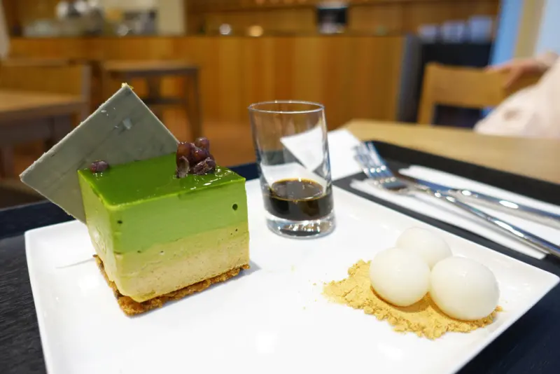 【甜點飲品】MATCHA ONE忠孝店 , 精緻抹茶專賣店 , 愛好抹茶者的天堂國度 , 環境空間舒適寬大聊天好去處