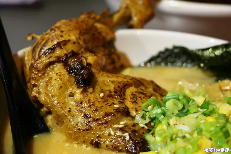 台中南屯 海老麵場，公益路美食不間斷，入夜後才正要開始熱鬧。