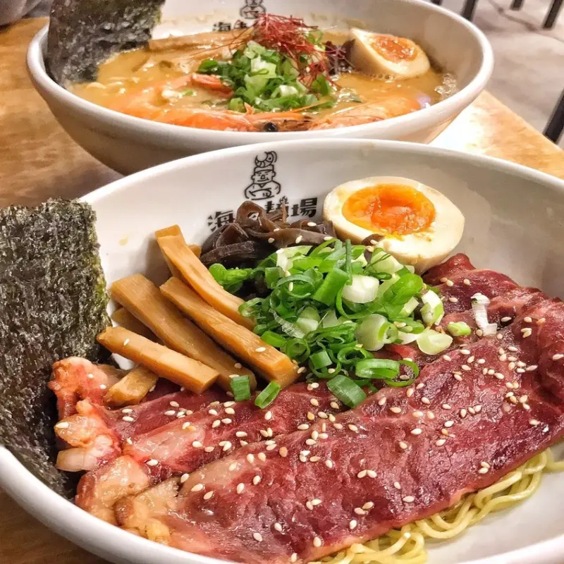 手沖牛肉拉麵!!!!!! 好新鮮呀~~ 【美食】─海老麵場─還有宵夜場？！台中南屯、北屯、太平