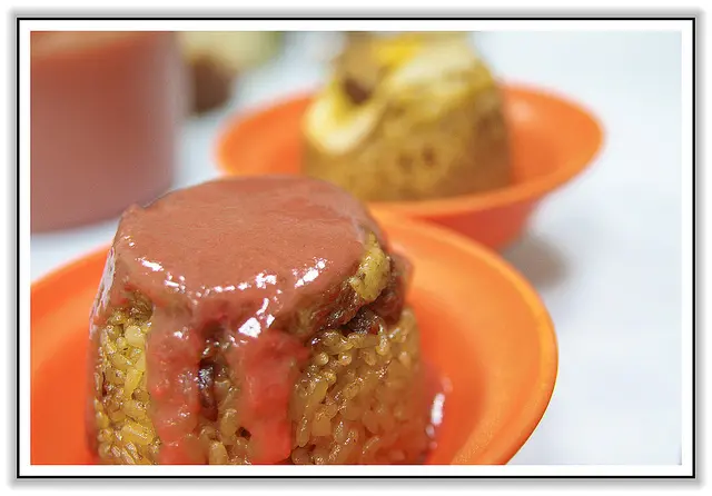 銅板美食：好吃到讓我想跟老闆說：我要吃十個-大橋頭老牌筒仔米糕