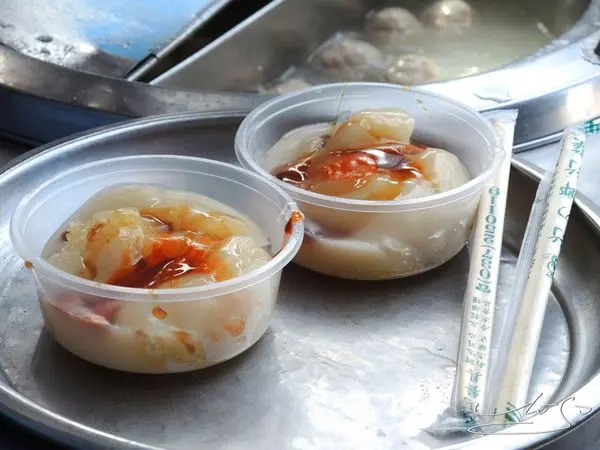 【苗栗 後龍】慈雲宮前大排長龍肉圓 ➤ 慈雲亭內黑輪伯對面 # 後龍美食 ~ 皮Q肉紮實 ~假日一小時內賣光光