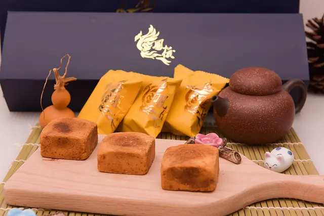 【團購美食】鳳儀鳳梨酥★含有鳳梨果肉的內餡☆鳳梨與冬瓜的完美融合內餡☆低糖不膩口的伴手禮