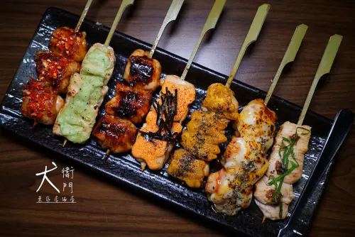 【東區燒烤】犬衛門居酒屋‧七味燒鳥拼盤、戰斧牛排！啤酒活動等你來挑戰│東區居酒屋