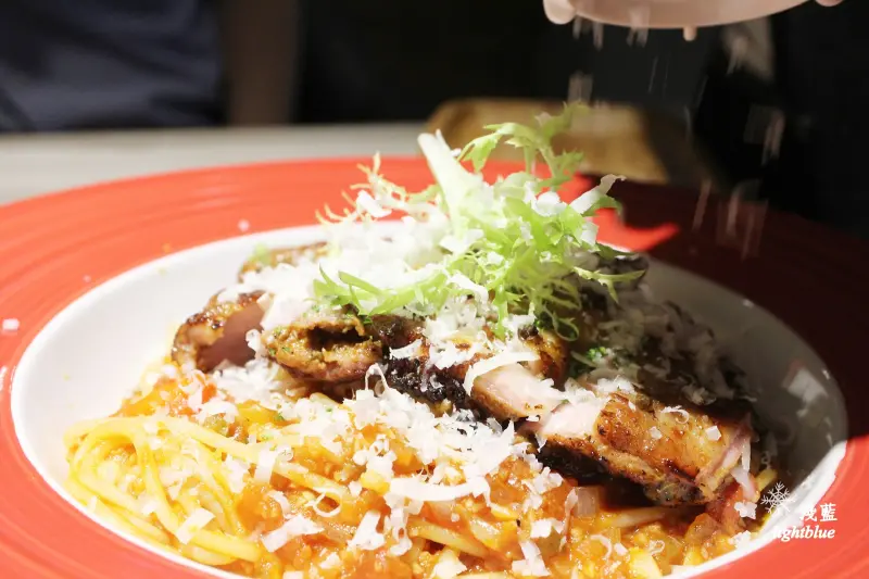 [ 小巨蛋站美食 ] 淺藍 × 時光 我們的 Our Time～早午餐/義大利麵燉飯/聚餐包場，現刨起司多到不要不要〈原中山區義達餐廳〉