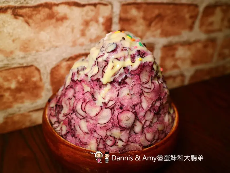 《新竹冰店》永凍冰ICE COMBO。不是刨冰也不是雪花冰。有果肉的水果冰清涼又解渴 ︱新竹監理站附近 （影片） - Dannis & Amy魯蛋妹和大腸弟